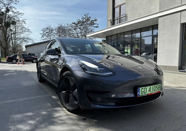 Tesla Model 3 cena 114000 przebieg: 36000, rok produkcji 2020 z Gdańsk małe 37